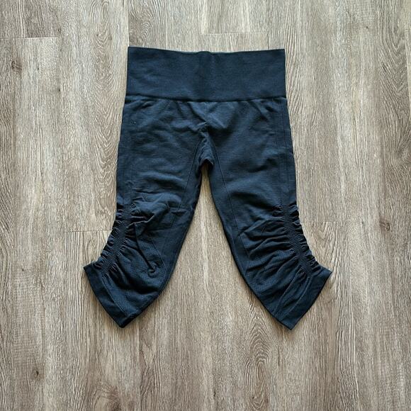 Lululemon Ebb & Flow Ruched Crop Leggings Size 6 Deep Coal Seamless Mid Rise - Picture 1 of 5